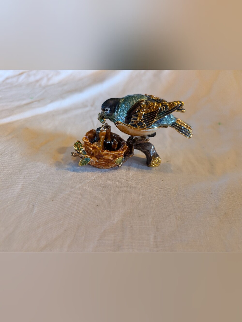2/40$ Vintage Blue and Gold enamel Bird Nest trinket box